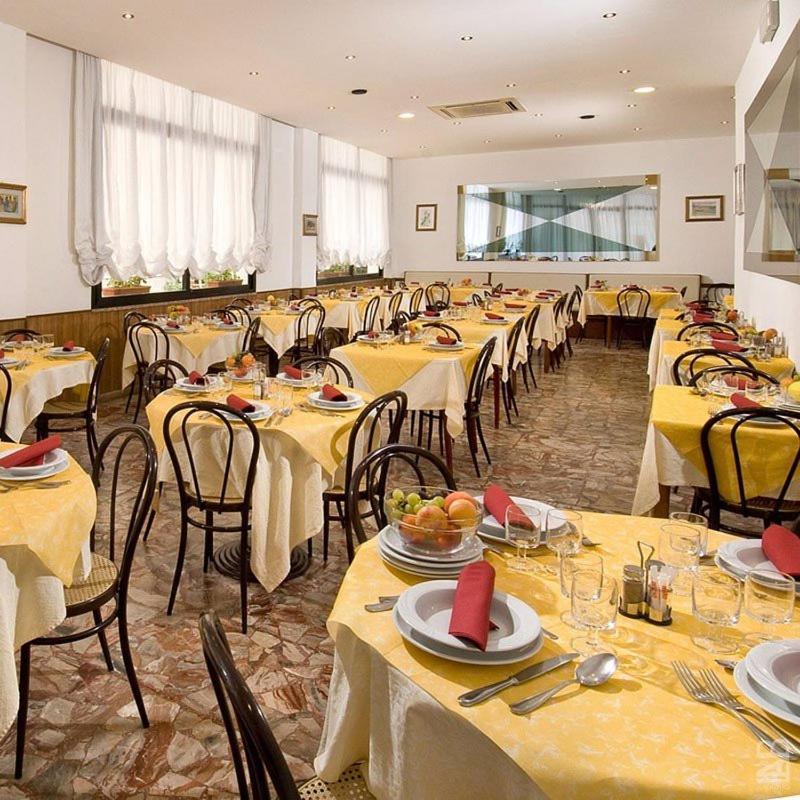 Hotel Granada Cattolica Exteriér fotografie