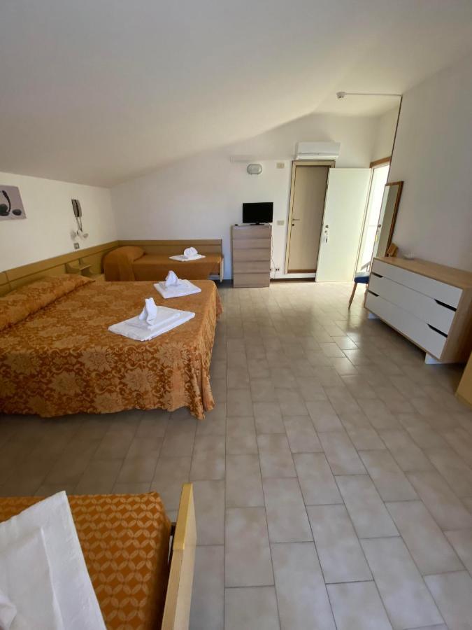 Hotel Granada Cattolica Exteriér fotografie