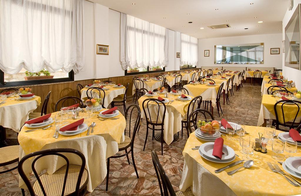 Hotel Granada Cattolica Exteriér fotografie